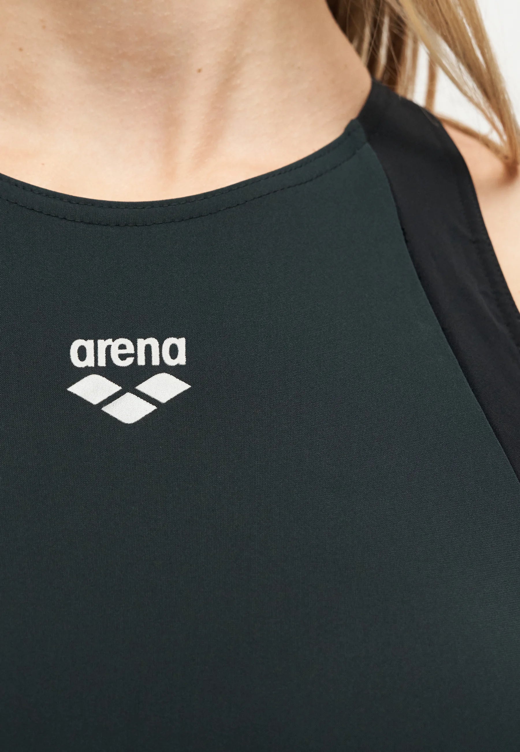 Arena Linda Cross Back