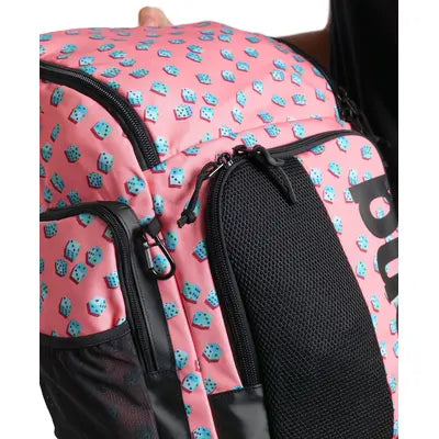 Arena Spiky III 45 Allover